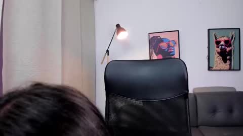 Valery Rivas online show from March 19, 2026, 7:40 pm