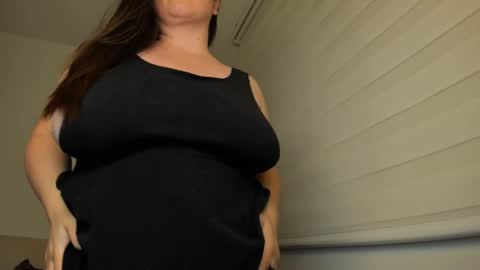 My name is Valery... Nice to meet you  thumb up me please its important online show from February 28, 2025, 3:59 am