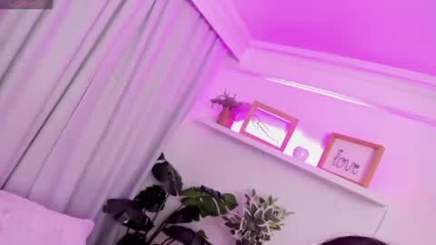 Snapshot of valerywalker7 chatting on July 3, 2026, 7:09 pm Valery Walker online show from July 3, 2026, 7:09 pm