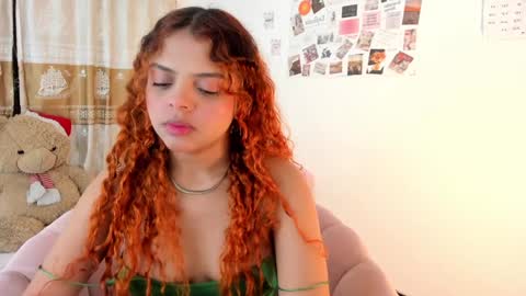 Snapshot of valientegirl_ chatting on January 12, 2025, 2:35 am VALIENTE online show from January 12, 2025, 2:35 am