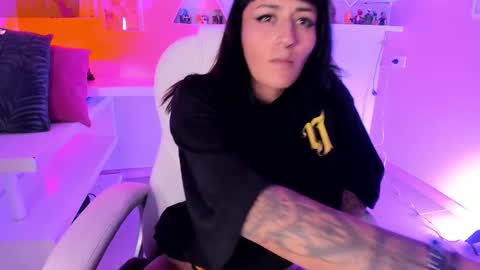 Valkiria online show from November 27, 2025, 5:31 am