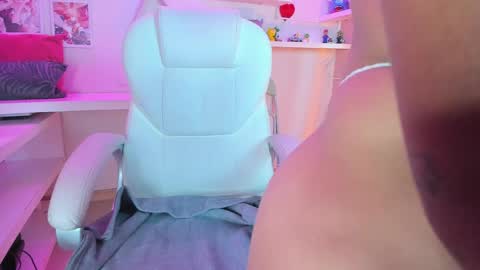 Snapshot of valkiria_ponce chatting on April 27, 2026, 4:43 am Valkiria online show from April 27, 2026, 4:43 am