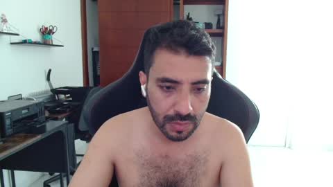 Snapshot of vallartamexi chatting on April 5, 2026, 11:13 pm Roberto Carlos online show from April 5, 2026, 11:13 pm
