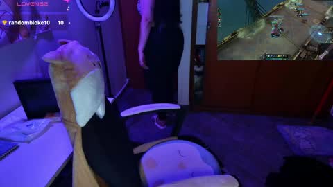 Im Violet online show from December 5, 2024, 1:03 am