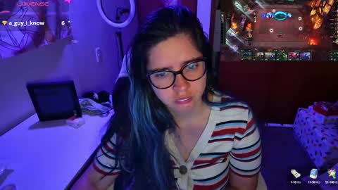 Im Violet online show from December 8, 2024, 6:54 am