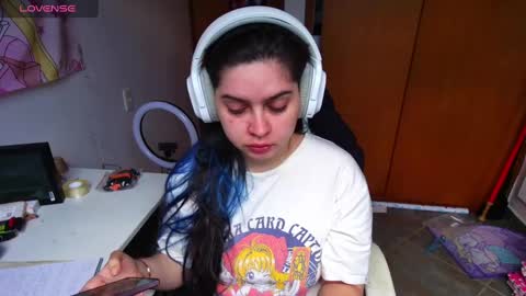 Im Violet online show from January 21, 2025, 8:00 pm