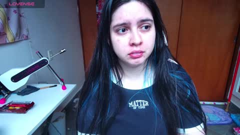 Im Violet online show from February 9, 2025, 1:35 pm