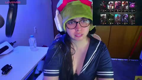 Im Violet online show from March 9, 2025, 1:14 am