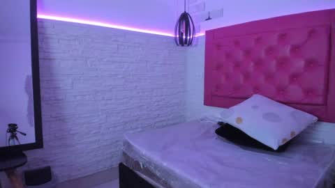 Vallolet Peach  online show from February 8, 2025, 11:12 am