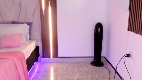 Vallolet Peach  online show from October 5, 2025, 12:03 pm