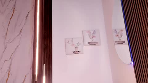 Vallolet Peach  online show from April 22, 2026, 12:07 pm