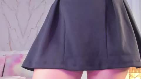 Vallolet Peach  online show from July 18, 2026, 12:20 pm