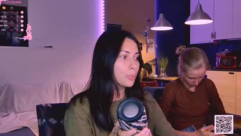 Little Devil online show from September 10, 2025, 10:43 pm