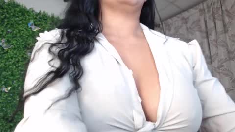 valquiria_sirgun online show from December 14, 2025, 10:42 am