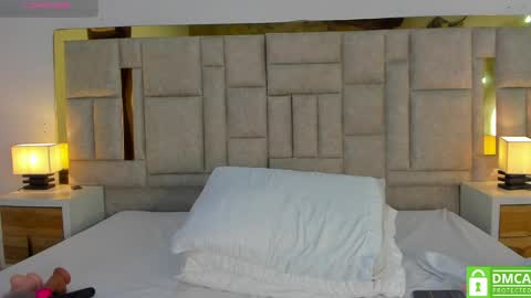 valtira nova online show from April 5, 2026, 7:33 pm