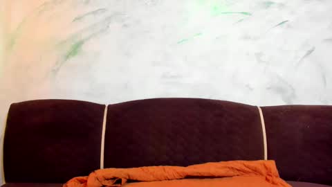 valentina online show from February 15, 2025, 8:11 am