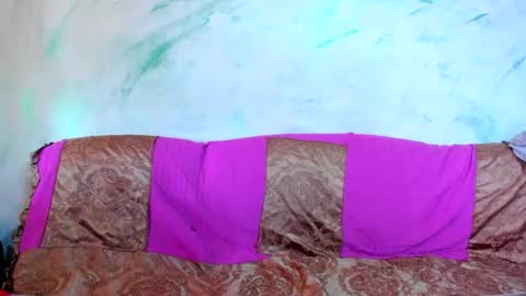 valentina online show from March 12, 2025, 12:47 pm