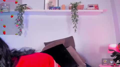 vamp  online show from September 29, 2025, 8:46 pm