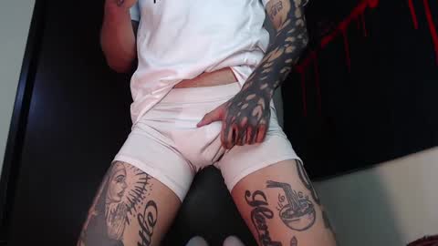 david guzman i model independenthelp me with a thumbs up online show from February 2, 2025, 12:30 am