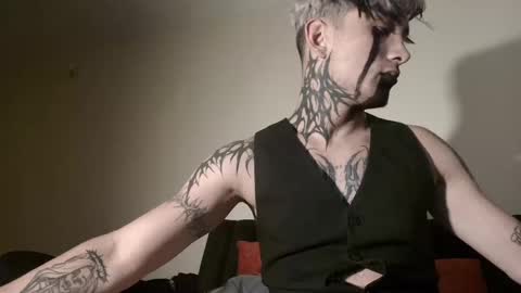 david guzman i model independenthelp me with a thumbs up online show from March 7, 2025, 3:08 am