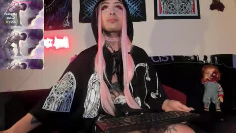 david guzman i model independenthelp me with a thumbs up online show from March 1, 2026, 3:52 am