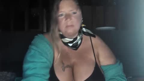 vampwoman online show from January 5, 2025, 8:32 am