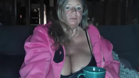 vampwoman online show from January 6, 2025, 8:14 am