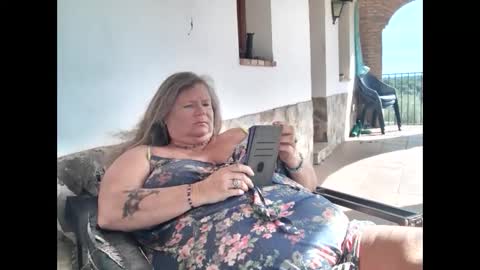 vampwoman online show from February 14, 2025, 11:42 am