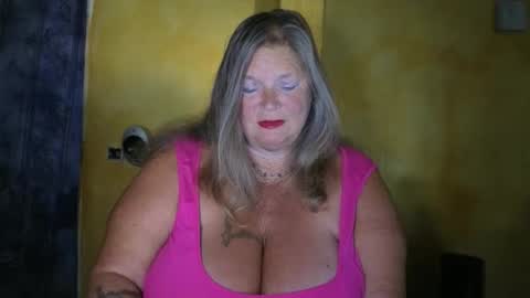 Snapshot of vampwoman chatting on May 12, 2026, 6:43 am vampwoman online show from May 12, 2026, 6:43 am