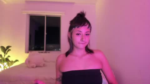 Snapshot of vandalovee chatting on April 24, 2026, 7:33 am Babi Alu online show from April 24, 2026, 7:33 am