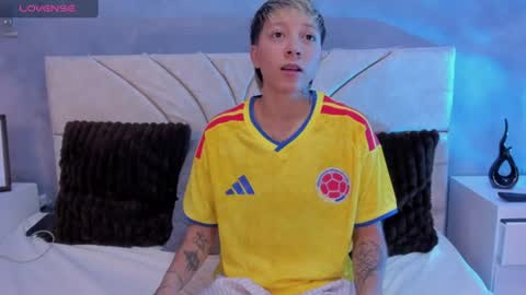 vane_grey online show from June 18, 2026, 6:56 pm