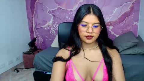 vane_latin18 online show from March 4, 2026, 8:04 pm