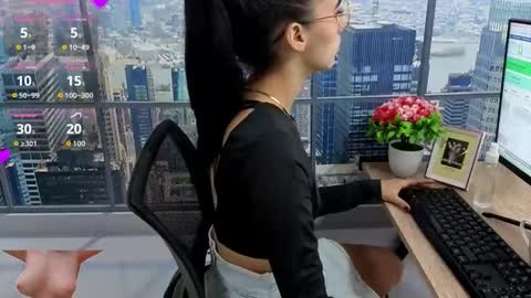 VANESA online show from September 16, 2025, 1:12 pm