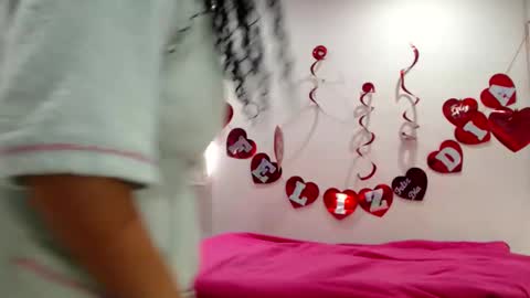 vanessa and samantha online show from February 16, 2025, 8:11 pm