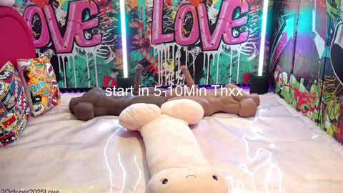  Vanessa  online show from October 12, 2025, 2:27 pm