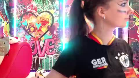 Snapshot of vanessa_love chatting on June 14, 2026, 4:31 pm Vanessa online show from June 14, 2026, 4:31 pm