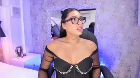 Snapshot of vanessa_rain_ chatting on May 21, 2026, 7:32 pm Vanessa online show from May 21, 2026, 7:32 pm