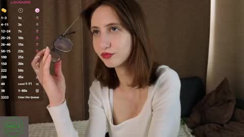 Snapshot of vanessa_sweeti chatting on June 4, 2026, 8:42 am Alice online show from June 4, 2026, 8:42 am