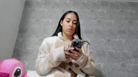 vanessaadol online show from February 23, 2025, 12:05 pm