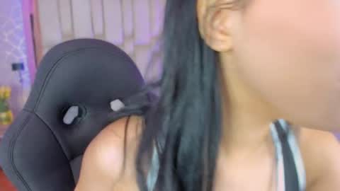 vanessaduval online show from September 15, 2025, 3:50 am