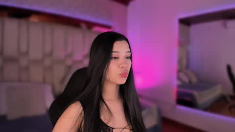 vanessaduval online show from October 18, 2025, 3:42 am