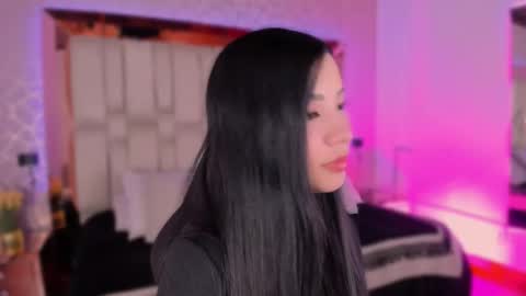 vanessaduval online show from October 19, 2025, 10:43 pm