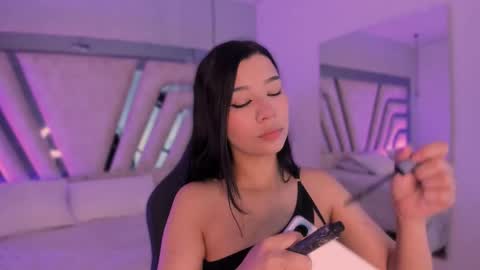 vanessaduval online show from October 27, 2025, 3:54 am