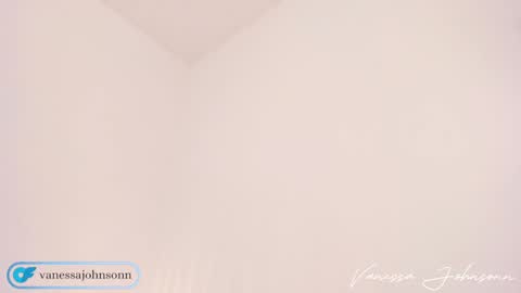 vanessajohnsonn online show from December 19, 2024, 2:45 am