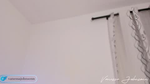 vanessajohnsonn online show from January 27, 2025, 12:54 am