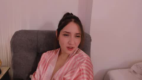 vanessajohnsonn online show from April 9, 2026, 1:27 am