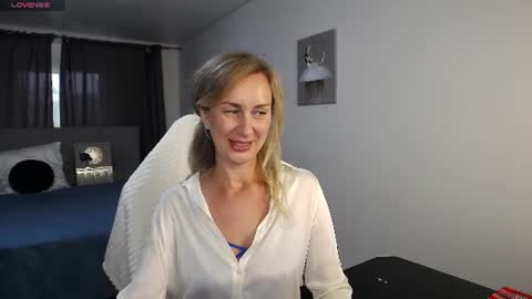 Snapshot of vanessakleiner chatting on July 5, 2026, 1:40 pm Vanessa online show from July 5, 2026, 1:40 pm