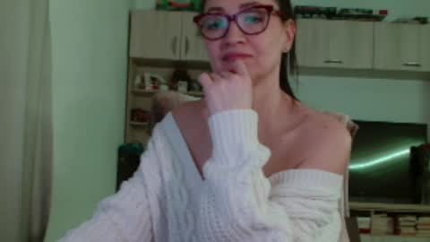 Vanessa online show from April 8, 2026, 5:24 pm