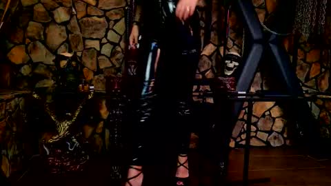 Miss Vanessa online show from October 3, 2025, 12:24 pm