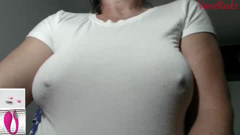 Vanesared2 online show from April 19, 2026, 12:11 am